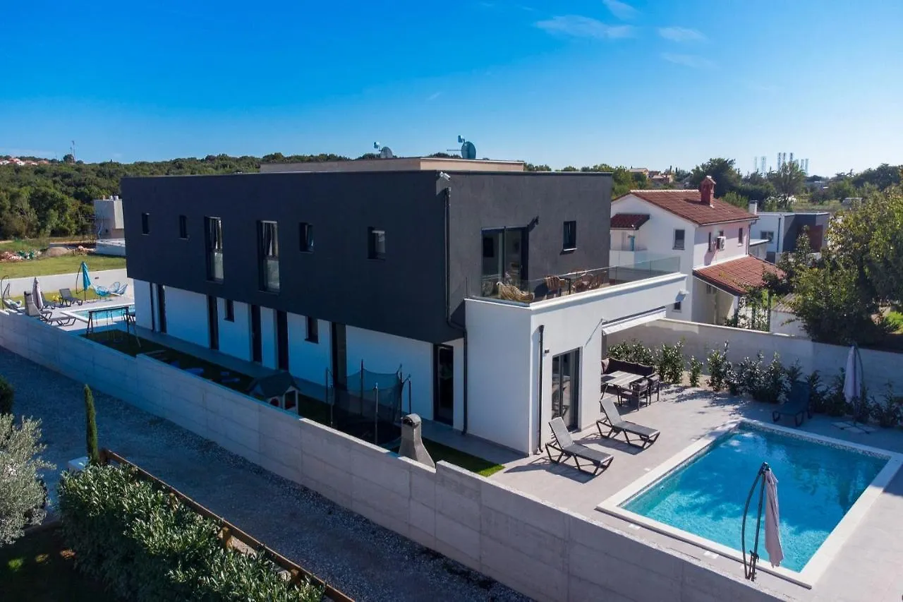 Villa Elite 1 & 2 With Two Pools 0*, Pula Croatia